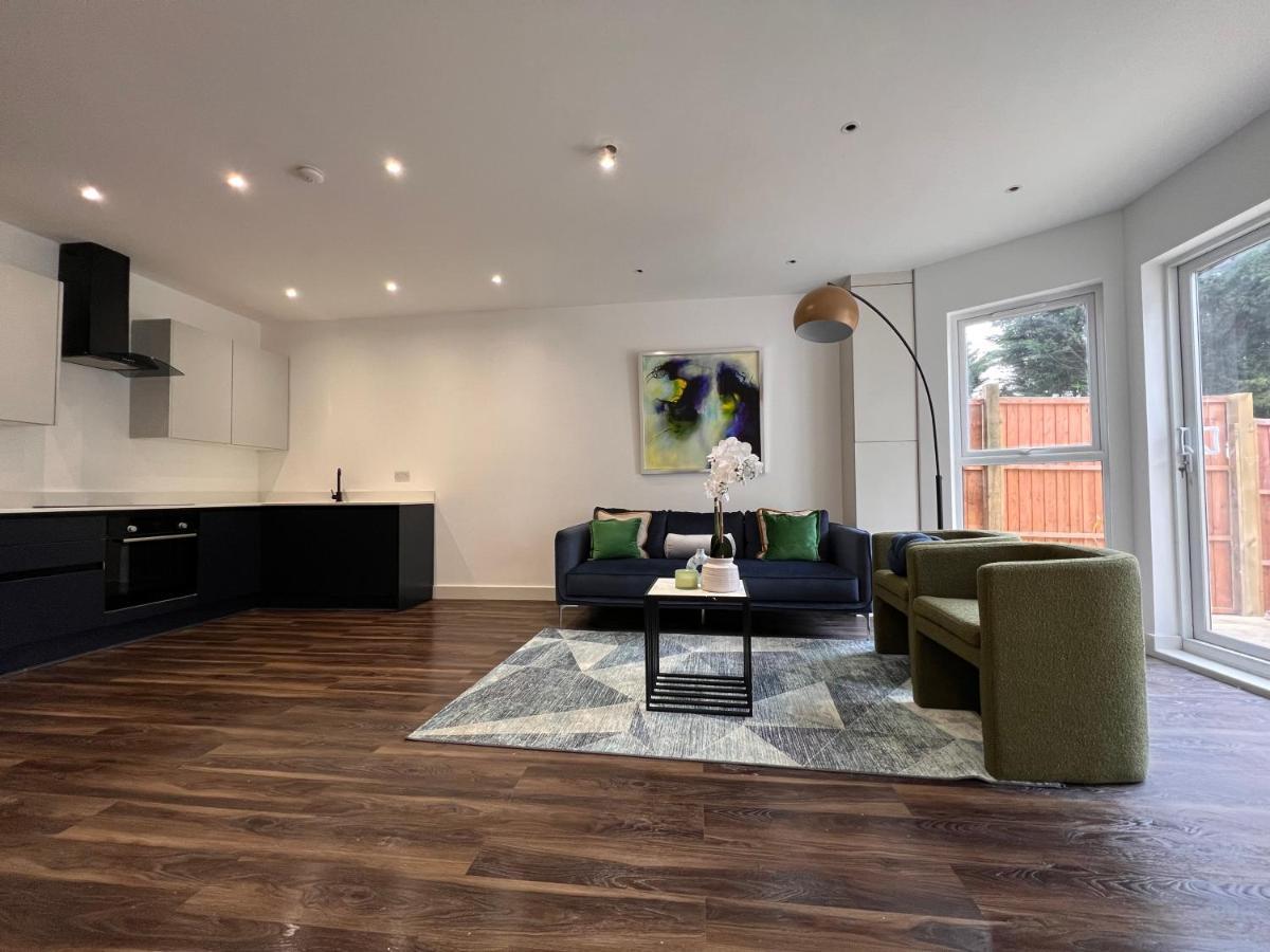 Appartamento Star London Finchley Road 3-Bed Escape With Garden Esterno foto