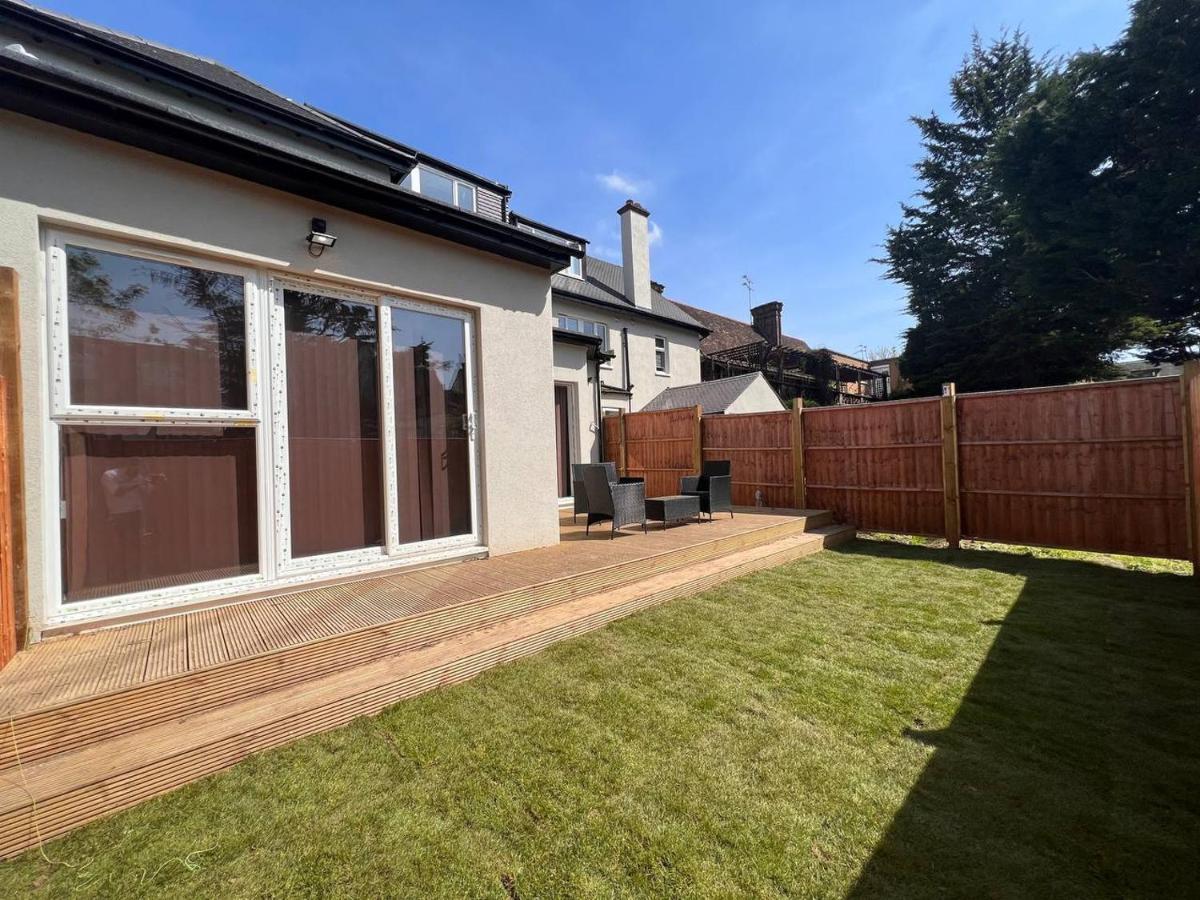 Appartamento Star London Finchley Road 3-Bed Escape With Garden Esterno foto